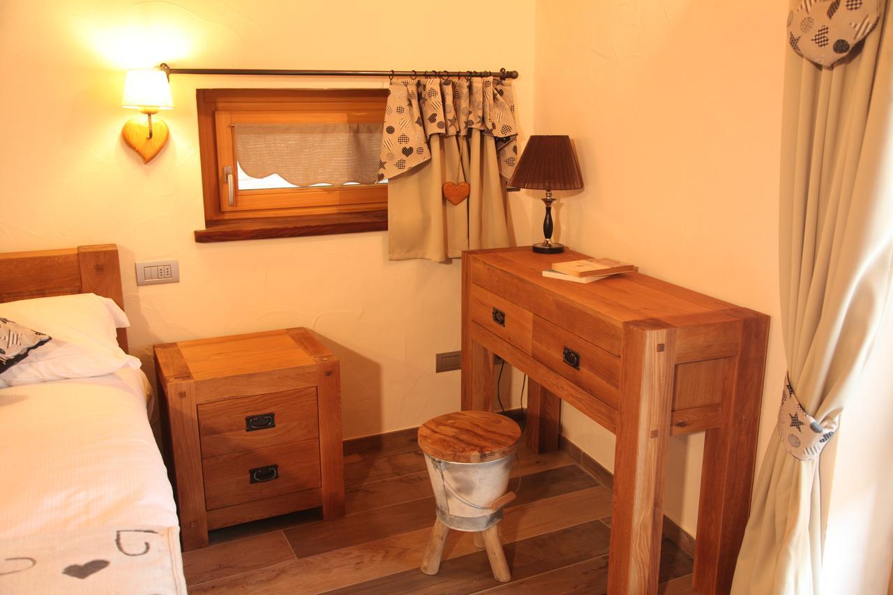 Bed and Breakfast Mi Casa Tu Casa Brusson Esterno foto